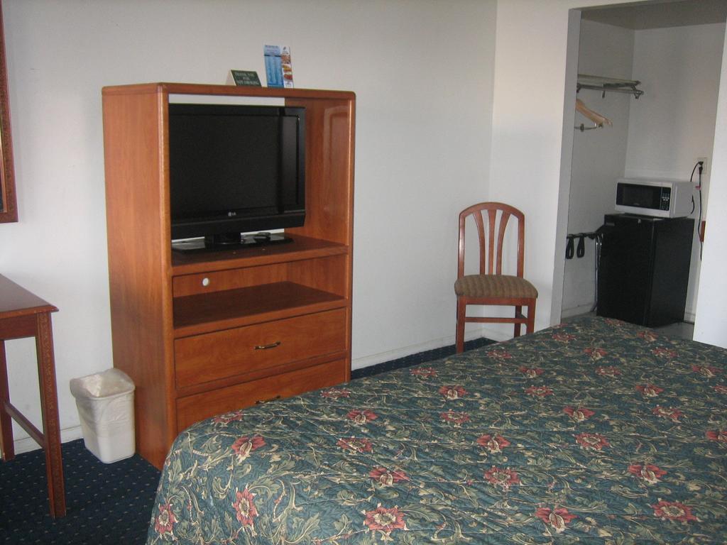 וויט רידג' Best Interstate Inn מראה חיצוני תמונה