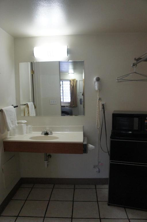 וויט רידג' Best Interstate Inn חדר תמונה
